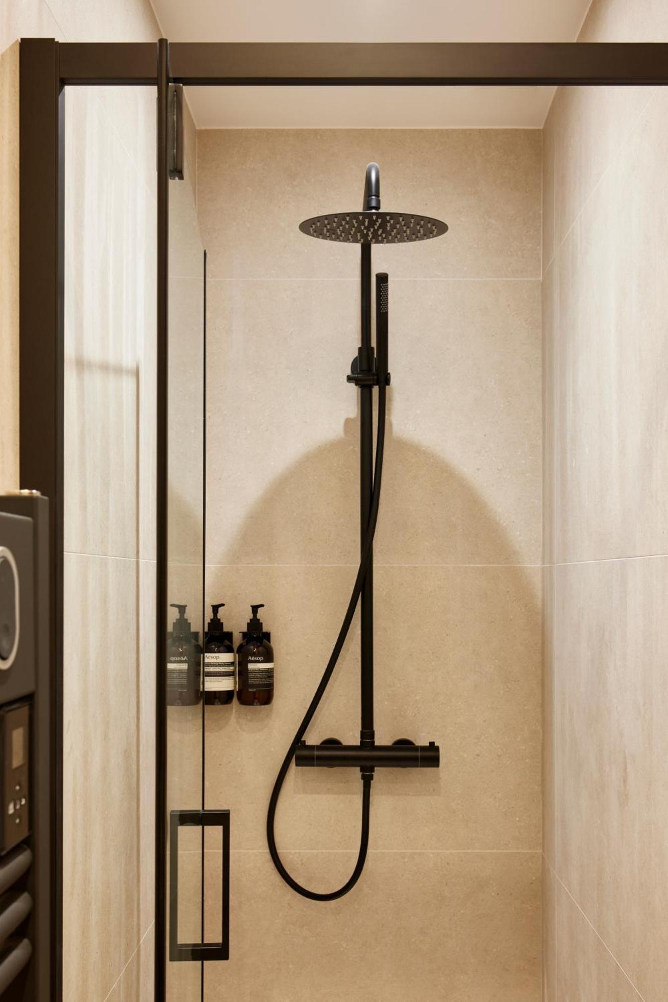 Stylish 2Br & 2Ba With Private Terrace Apartment Paris Exterior foto